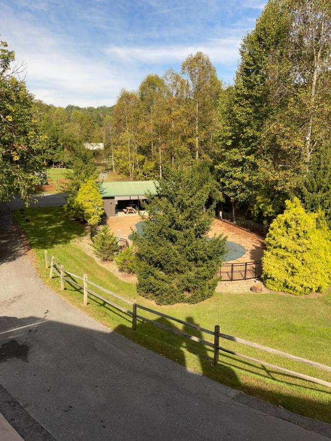 A River Runs Through It Sevierville Exterior foto