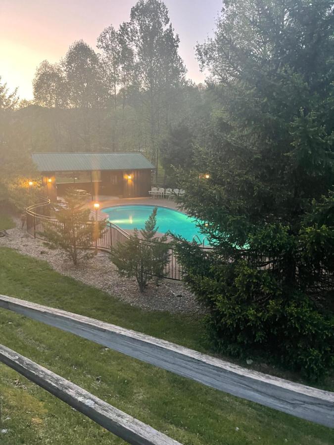 A River Runs Through It Sevierville Exterior foto